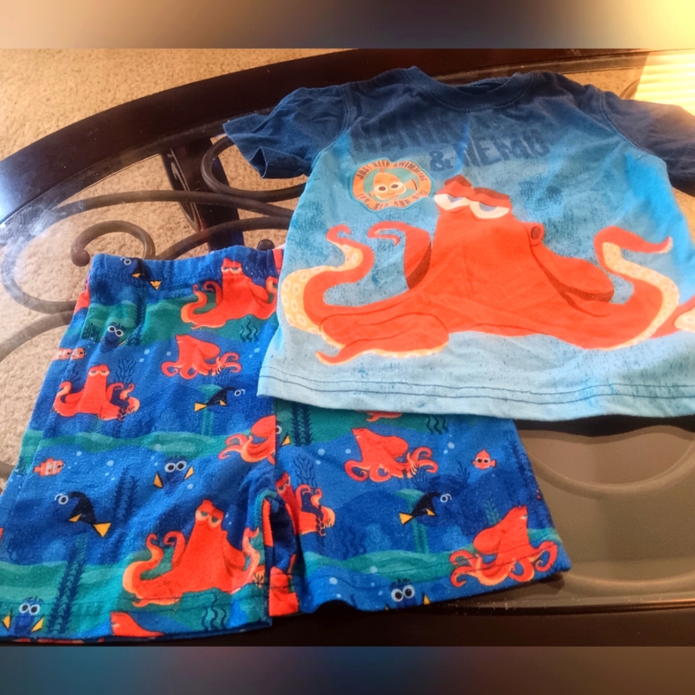 Boys size 3T, Finding Dory pajama set